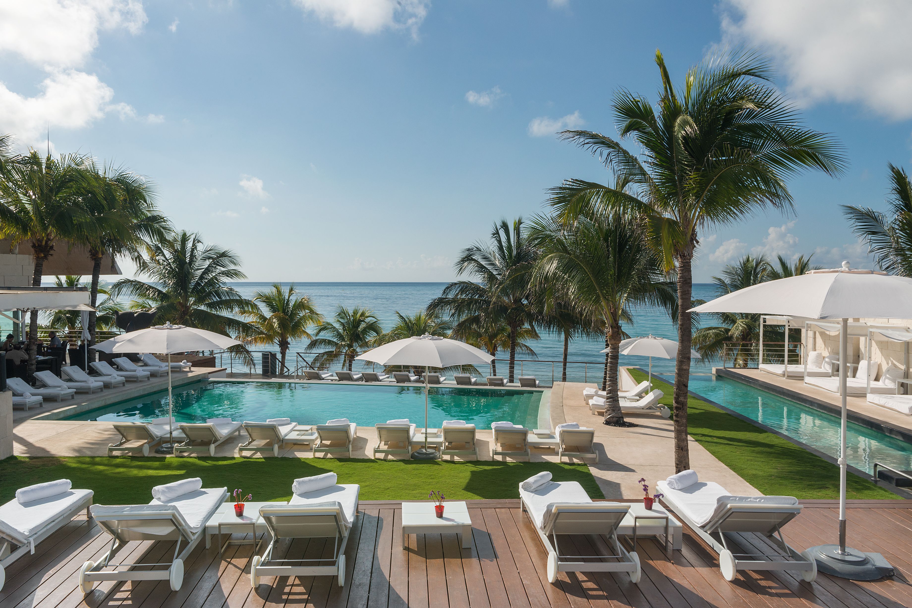 Pool Bar